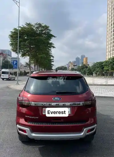 Ford Everest 2019 Titanium красный 100 тыс. км