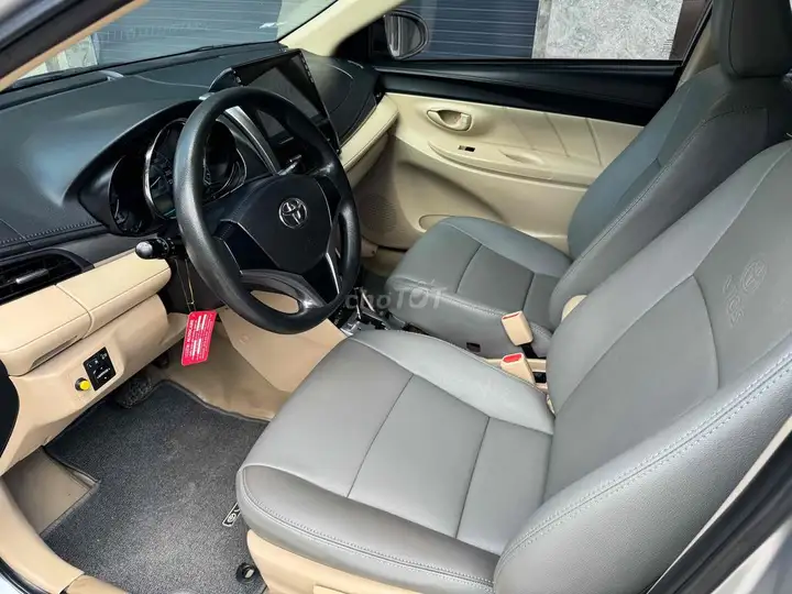 Toyota Vios 1.5 CVT 2017, серебристый, автомат, 70 000 км