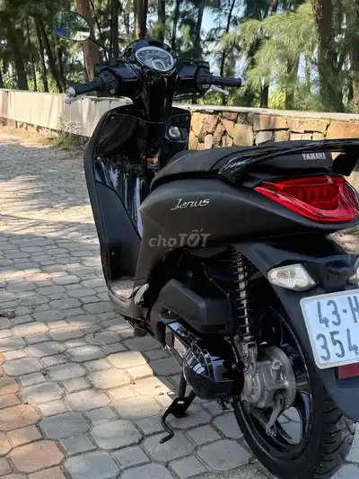 Yamaha Janus черного цвета