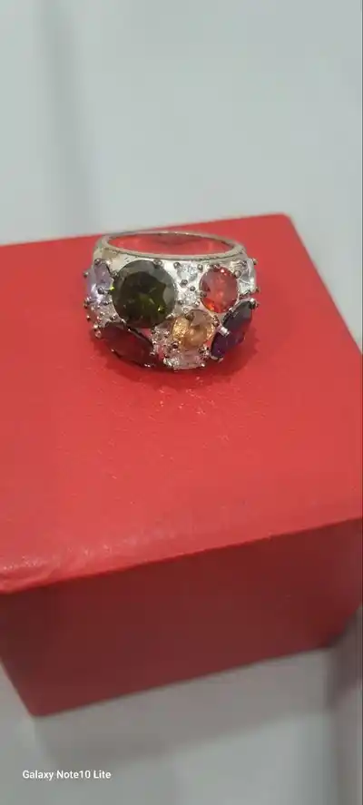Продам!
Все вместе 250 vnd
Если по отдельности, пишите в ЛС

❤️❤️❤️
