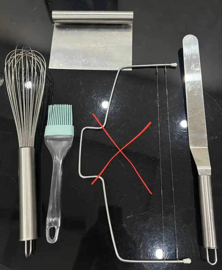 Набор инструментов (шпатель, кондитерская, кисточка, венчик, лопатка)
