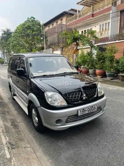 Mitsubishi Jolie 2005, МКПП, черный и серебристый