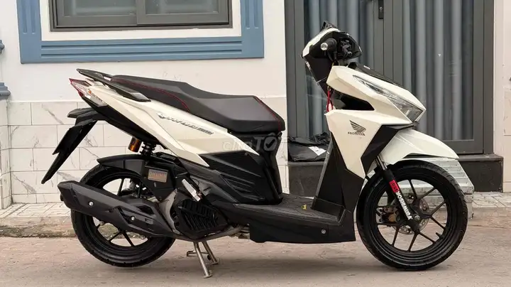 Honda Vario 125 2018 белый с красивым хошиминским номером