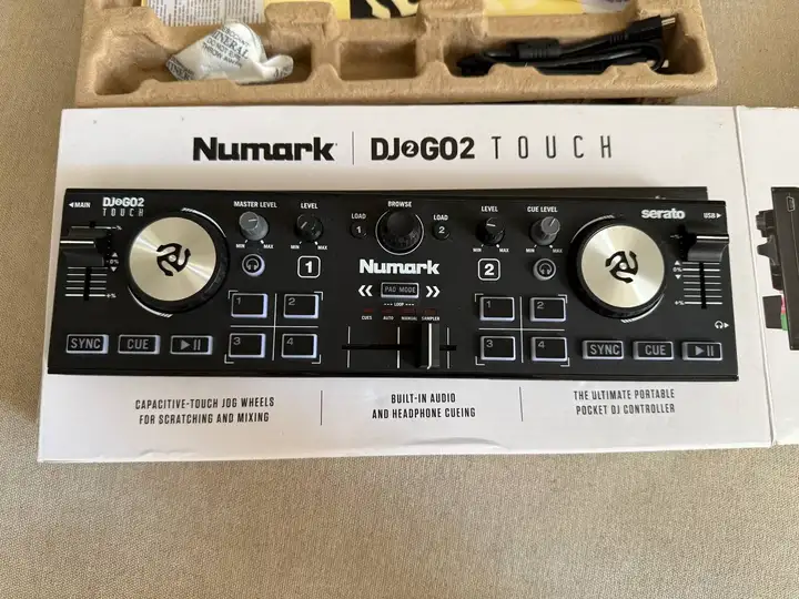 Numark DJ2GO2 Touch