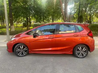 Honda Jazz RS 2018 оранжевый 5 мест автомат