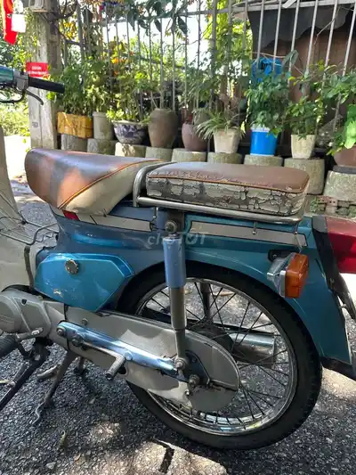 Honda Cub 82 синего цвета