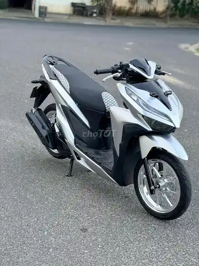 Honda Vario 2021 150cc серебристый с хромированными дисками