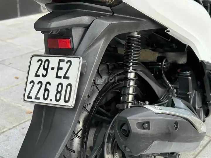 Honda SH 125 CBS 2018 белый Спорт с красивым номером