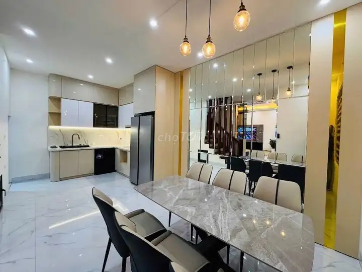 Nhà 40m2 gần phố Hồng Tiến, Bồ Đề, 8 tỷ