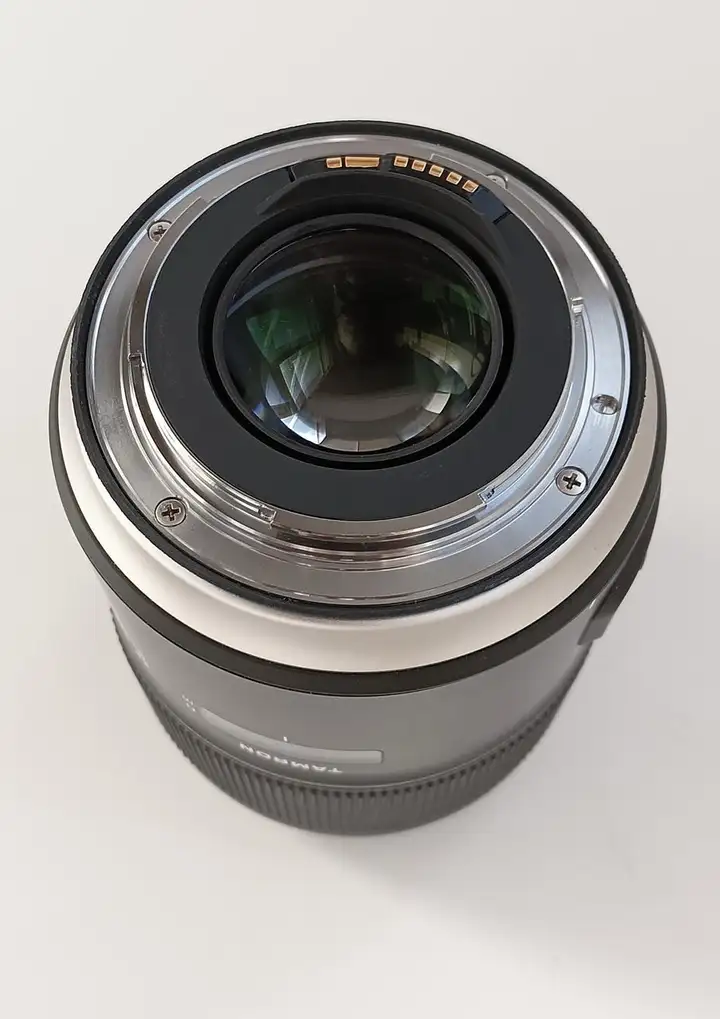 Объектив Tamron 35mm f/1.4 Di USD