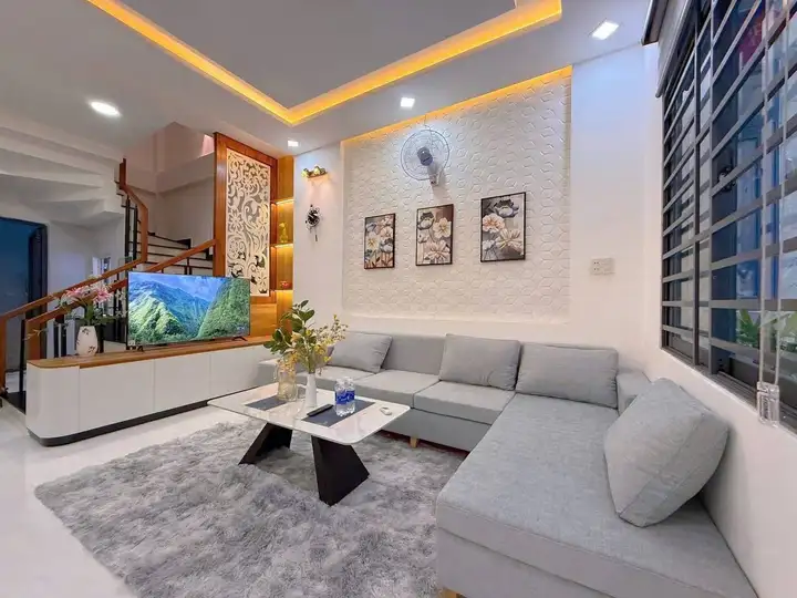 Аренда дома 3 этажа, 3 спальни, 3 WC, 60 м²