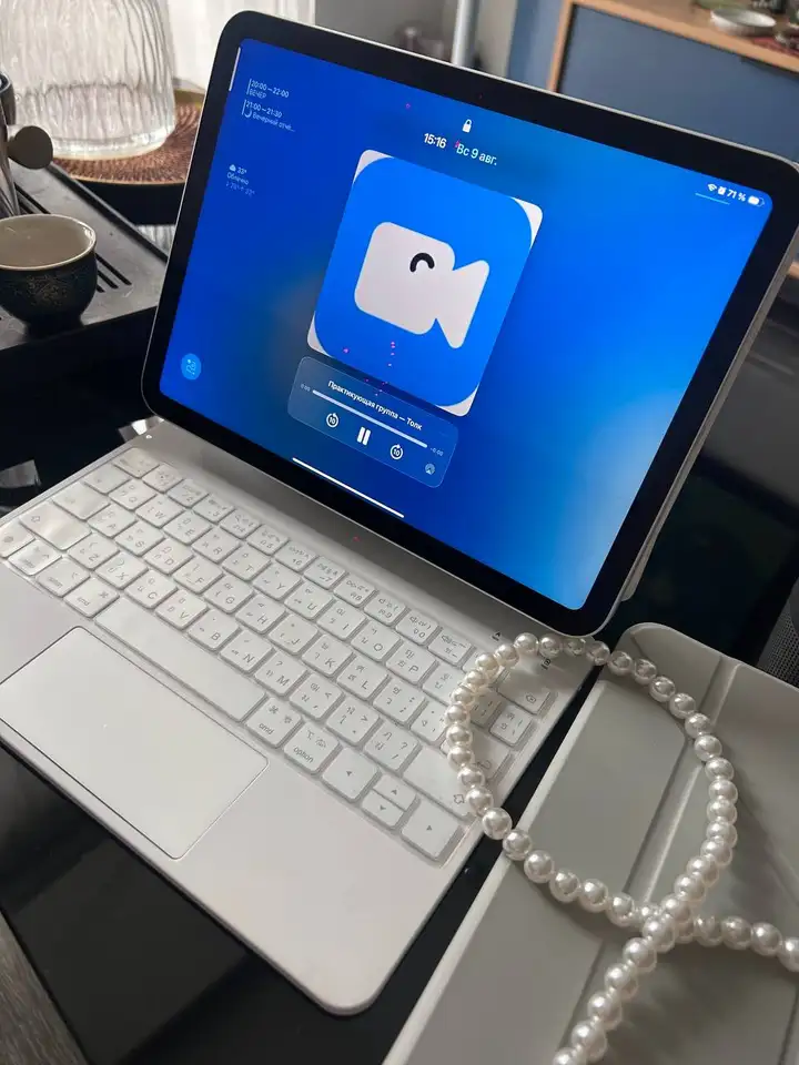 iPad 11" (A16) 128GB Wi-Fi + клавиатура + стилус
