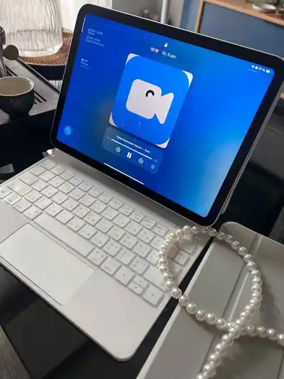 iPad 11" (A16) 128GB Wi-Fi + клавиатура + стилус