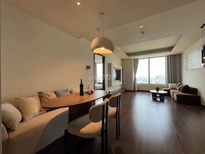 Квартира в Kita Q.5 под Airbnb, 90 м², 2 спальни, 2 санузла, полная меблировка
