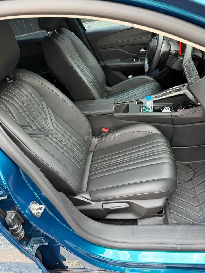 Peugeot 408 синий 17500 км Вьетнам