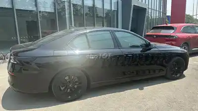 VinFast Lux A Base 2021 Черный 97 000 км