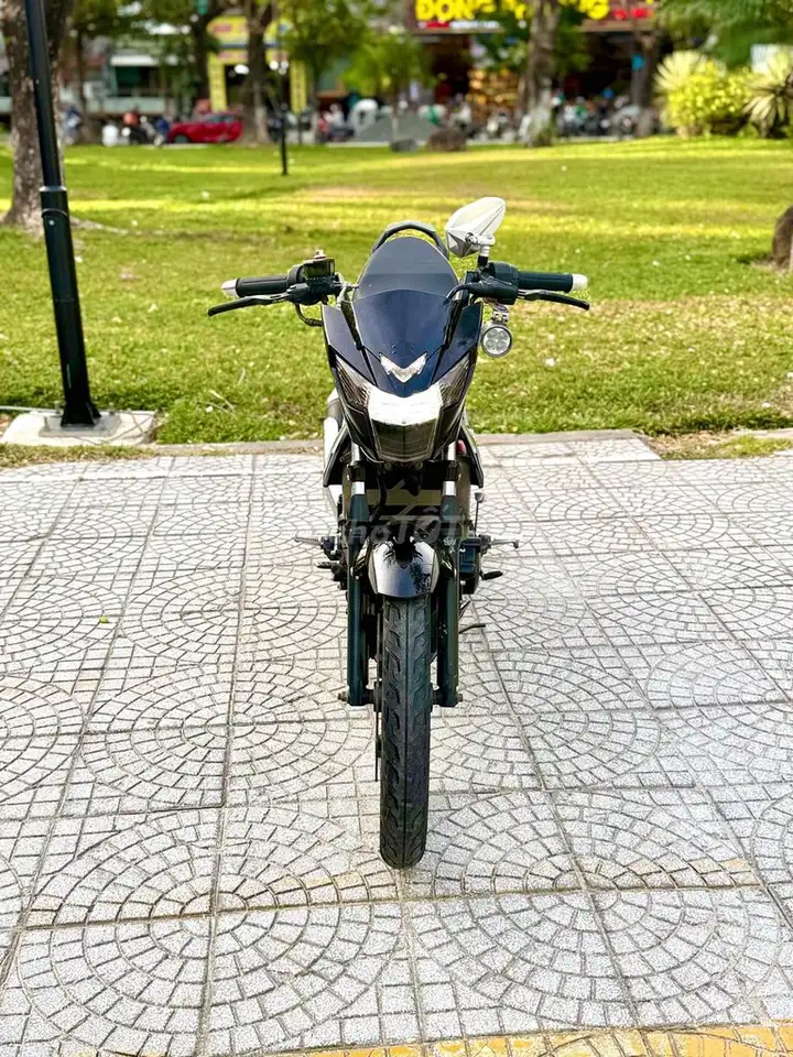 Suzuki Satria 2020, черный