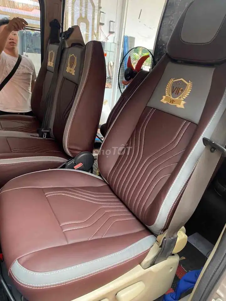 Ford Transit 2015, 6 мест, серебристый