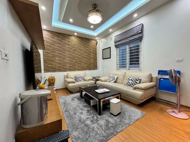 Nhà 46m2 lô góc, 4 tầng, 4PN, Nguyễn Văn Cừ, hơn 8 tỷ