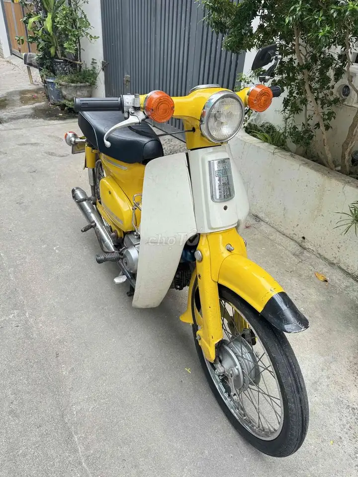 Honda Cub Nhật 50cc Желтый