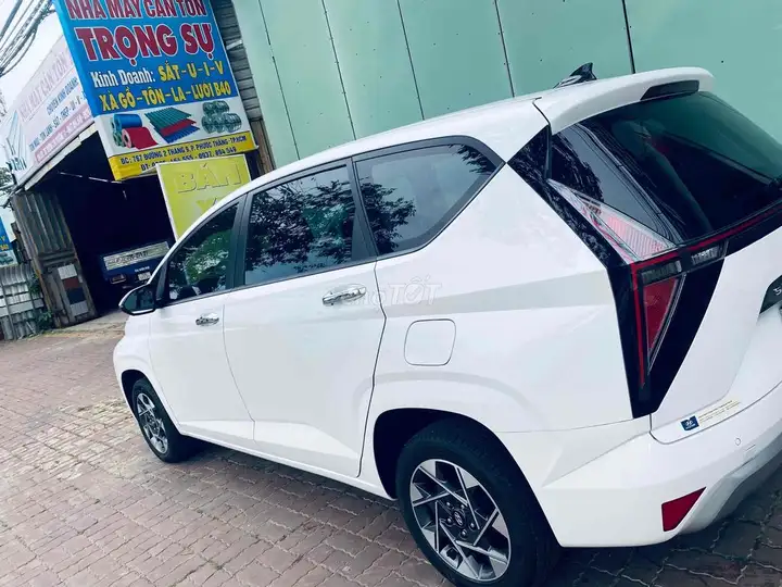 Hyundai Stargazer 2022 1.5AT специальная белая