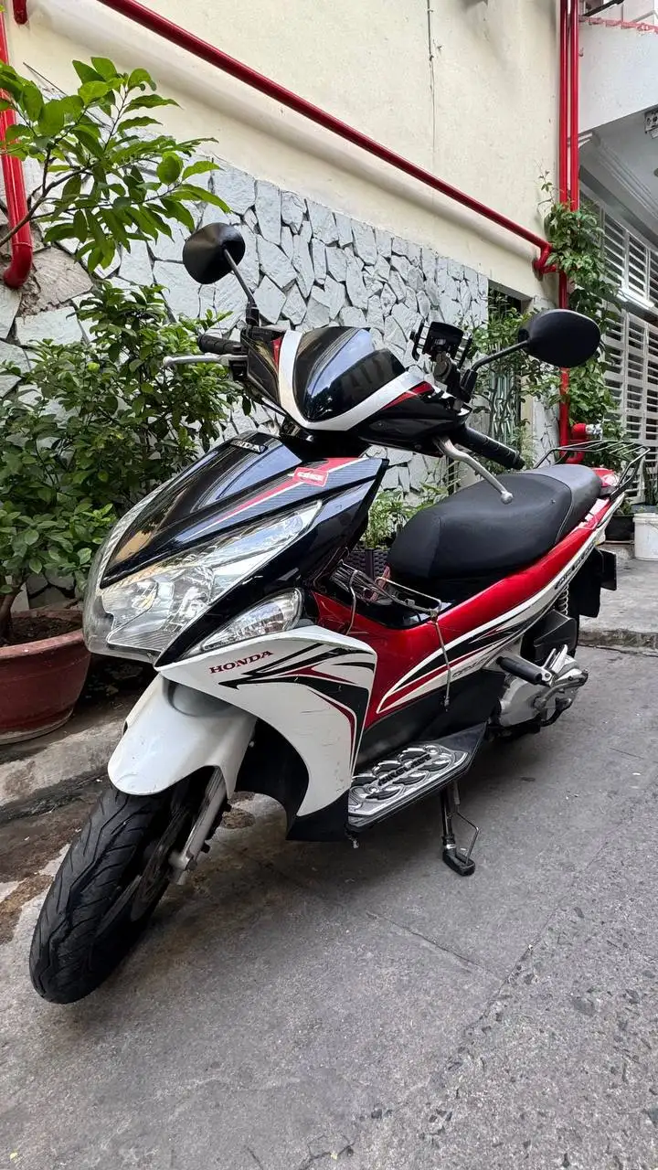 Honda Air Blade 110 FI (Premium Sport Edition)