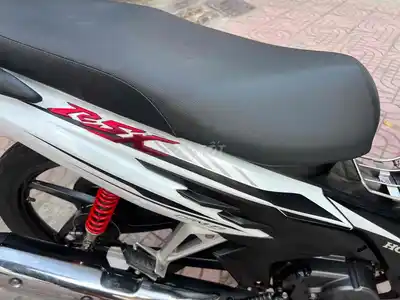 Honda Wave RSX FI бело-чёрный