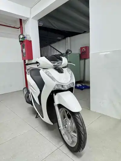 Honda SH 125i 2025 Бело-черный 2000км