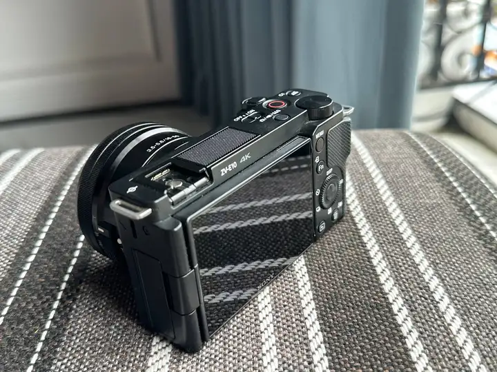 Камера Sony ZV-E10 с объективами 16-50 и Viltrox 28mm