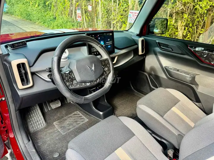 VinFast VF3 08.2025, батарея в собственности, красный, состояние нового