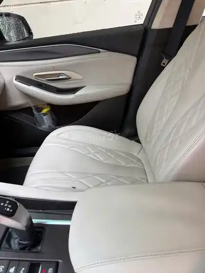 VinFast Lux A2.0 2022 Base, пробег 60 тыс. км, белый