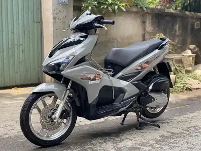 Honda Airblade 125cc 2020 с ханойскими номерами, родной мотор