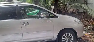 Toyota Innova 2008 Серебристый 7 мест
