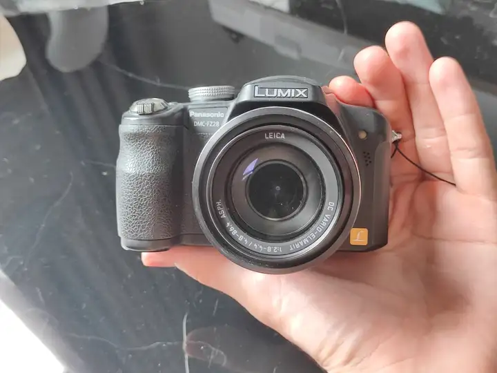 Фотоаппараты Panasonic Lumix и Canon PowerShot