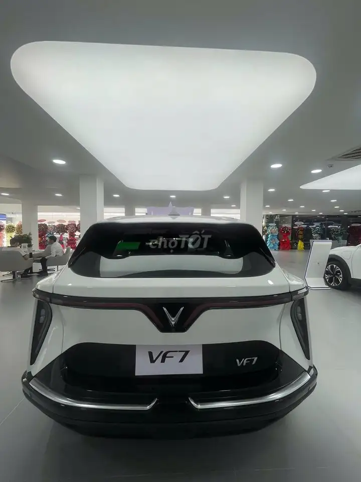 VinFast VF7 Plus — первоначальный взнос от 10%
