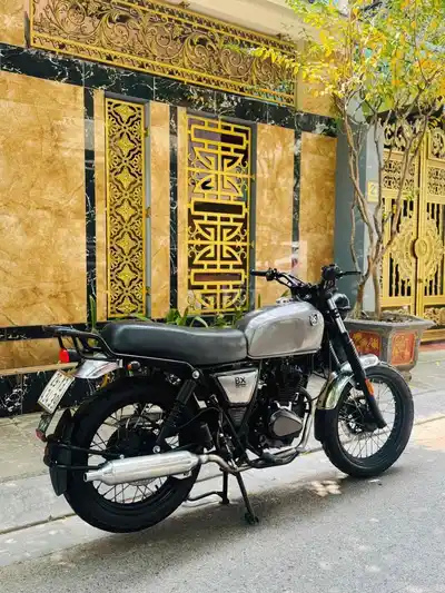 Brixton BX 150 Silver FI, морская столица, пожар, красивый автомобиль