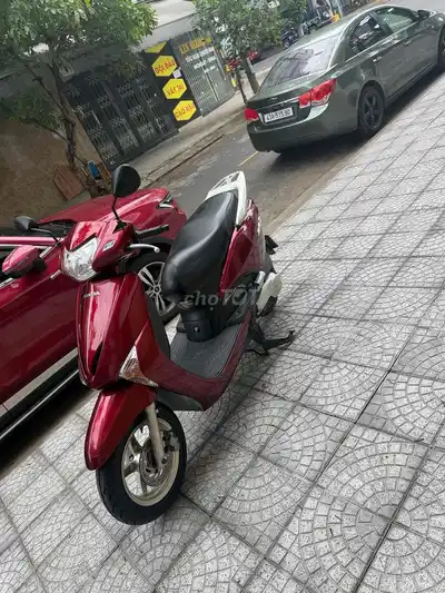 Honda Lead красный скутер