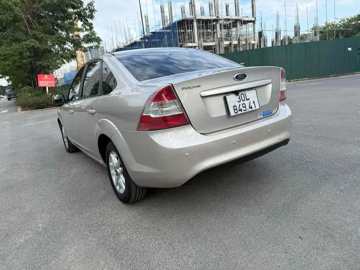 Ford Focus 2010, МКПП, песочный, 160 000 км