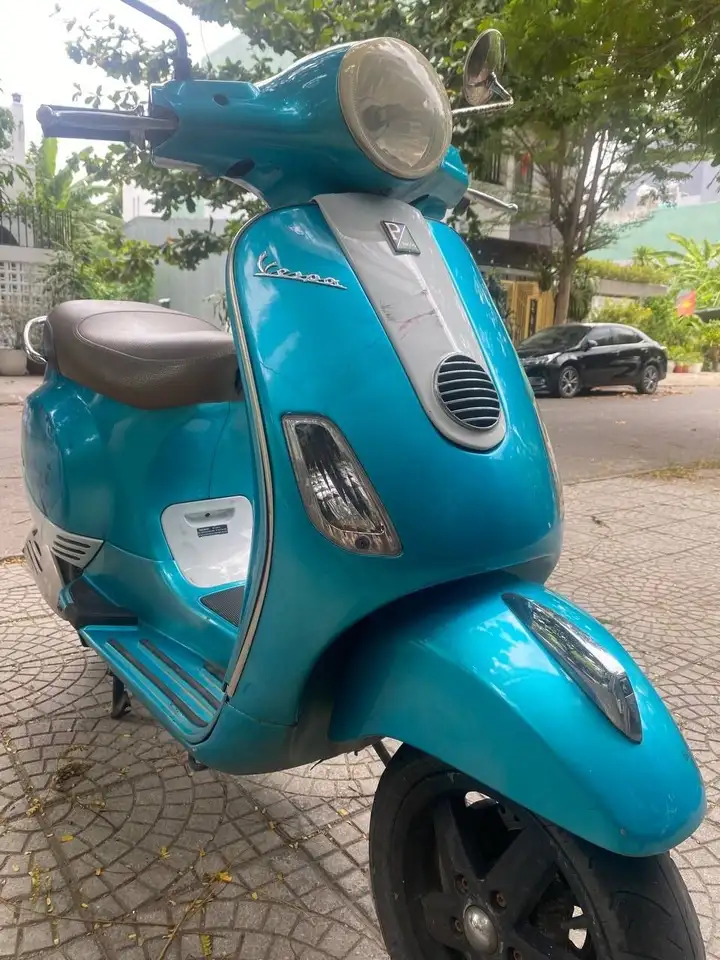 Скутер Vespa LX