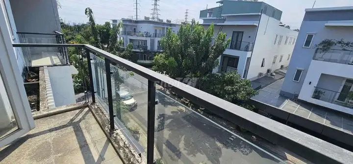 Дом в Mega Village Khang Điền, 75м2, 3 этажа, без отделки, торг