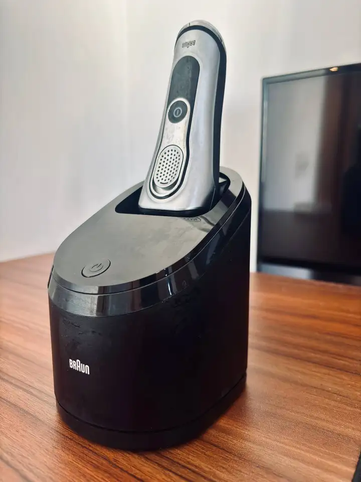 Электробритва Braun Series 9 Pro + станция + зарядка