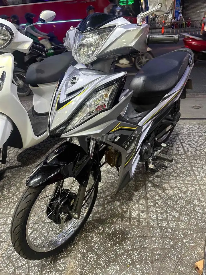 SYM Galaxy 11/2025 Серебристый 4 000 км, супер новое состояние