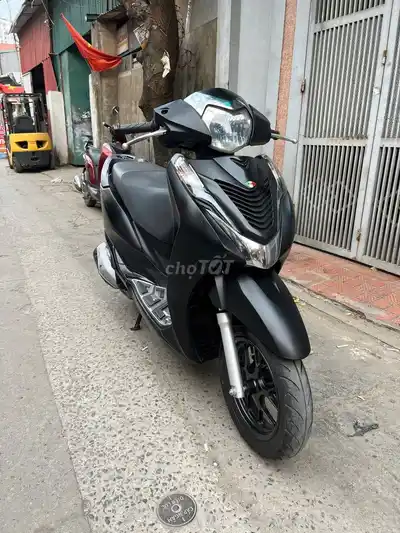 Honda Lead 4 клапана 2023 матовый черный, smartkey, номер 29
