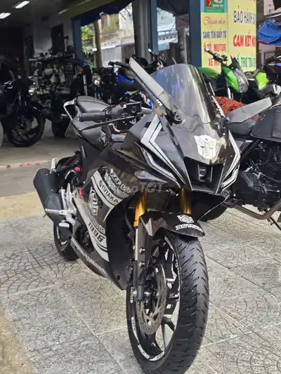 Yamaha R15v4 2024 Черный 10.000км