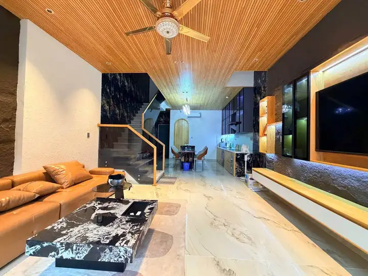 Дом 3 этажа 3 спальни 4 санузла 90 м²