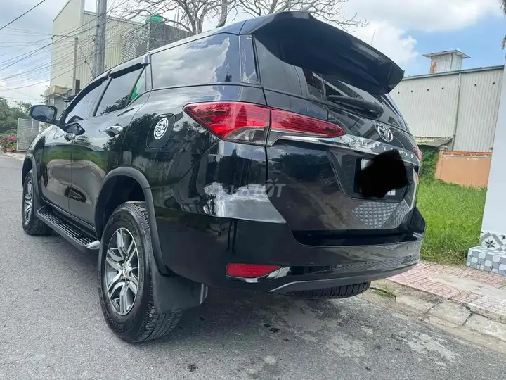 Toyota Fortuner 2017 2.7 AT бензин черный