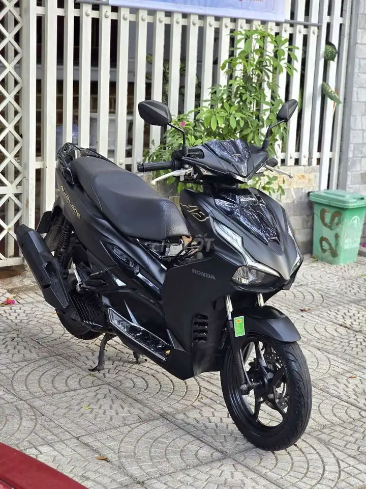 Honda Air Blade 125 4V Sport, матовый черный, максимальная комплектация