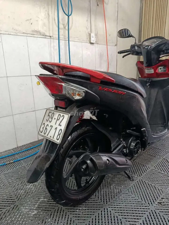 Honda Vision 2016 Черно-красный 28000 км
