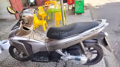 Honda Air Blade бронзово-золотистого цвета