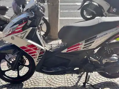 Yamaha Nouvo 5 FI белый черно-красный